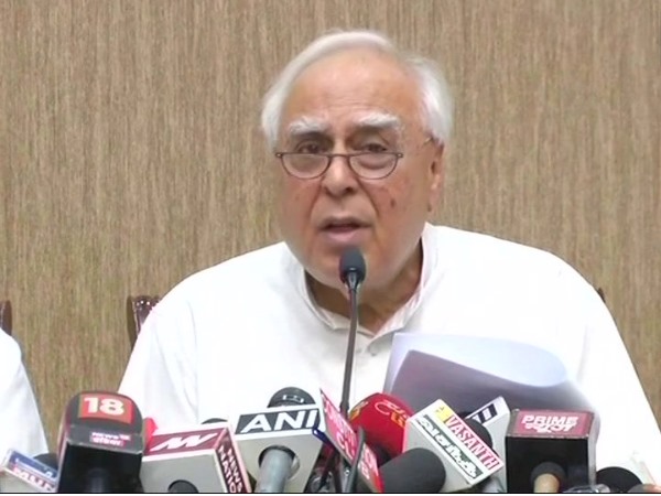 इस मामले पर कपिल सिब्बल ने दी सफाई