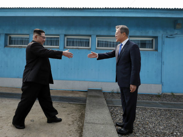 दोनों देशों ने साइन किया पनमुनजोम डिक्‍लेयरेशन