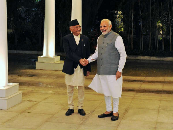 नेपाली पीएम ने निभाई परंपरा 