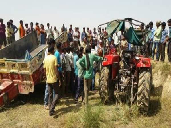 भूसा लेने जा रहा था किसान