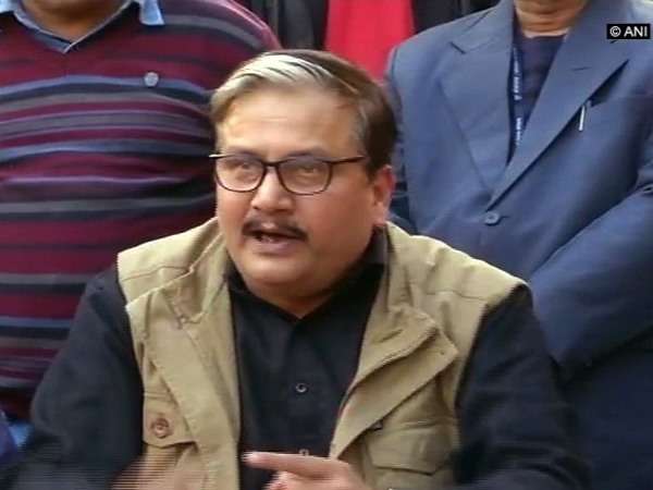 भारत के मुद्दे पर कांत ने कहा कि पश्चिम और दक्षिण के राज्य तेजी से आगे बढ़ रहे हैं