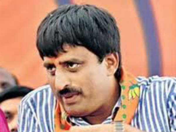 योगेश्वर फिल्मों में भी काम कर चुके हैं