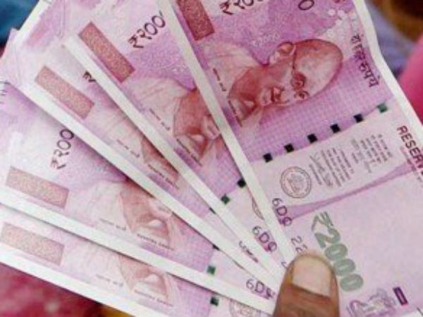 कुत्ता यदि अचानक धरती पर अपना सिर रगड़े 