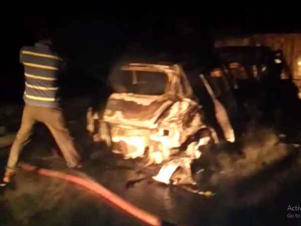 4 killed, 2 injured after a car rammed into a tractor trolley 4 killed, 2 injured after a car rammed into a tractor trolley