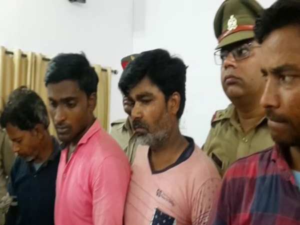 शव को यमुना में बहा दिया