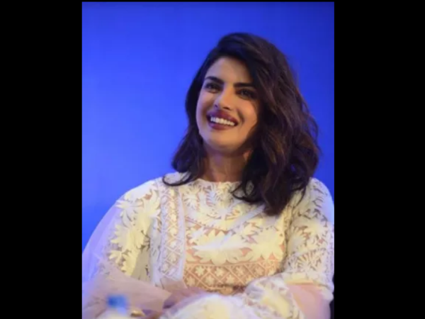 कपड़ों की हो रही है तारीफ 