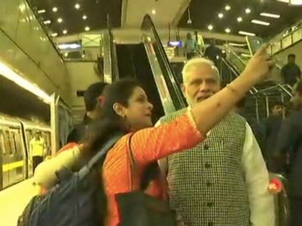 जाम ना लगे इसलिए मेट्रो से किया सफर जाम ना लगे इसलिए मेट्रो से किया सफर