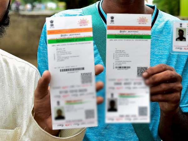 आधार अनिवार्य करने की डेडलाइन बढ़ाने से इंकार