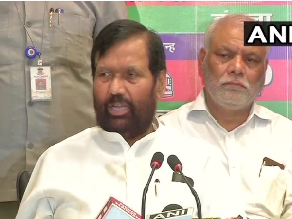 'कांग्रेस ने बाबा साहब के लिए अपशब्दों का इस्तेमाल किया था'