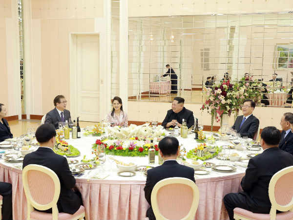 स्‍टार एंकर ने बताया रि को फर्स्‍ट लेडी 