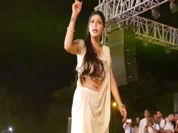 दर्शकों को सपना ने कसम भी दी