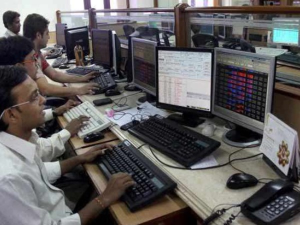  रुपए पर दवाब 