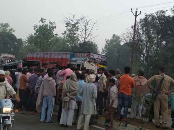 Shamli a road accident on Meerut to Karnal road