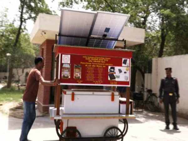 पोर्टेबल रेफ्रिजरेशन कार्ट