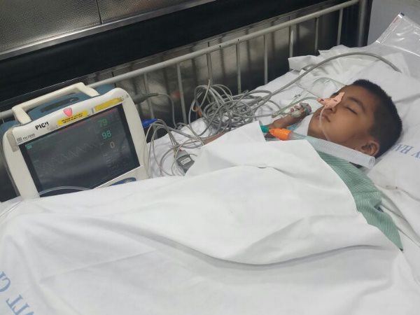 बोल नहीं पा रहा छात्र बोल नहीं पा रहा छात्र