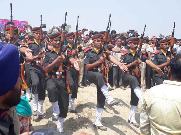 सरकार की ओर से शहीद के परिवार के लिये ये हुई घोषणाएं