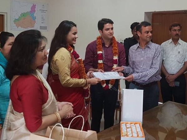  20 मार्च को जयपुर में की थी कोर्ट मैरिज