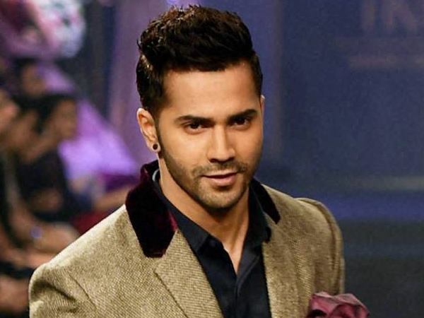 वरुण धवन से मिलने सूरत से पहुंची मुंबई