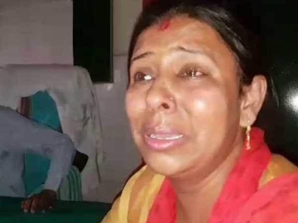 Woman ruckus in hospital in Mathura for not getting salary
