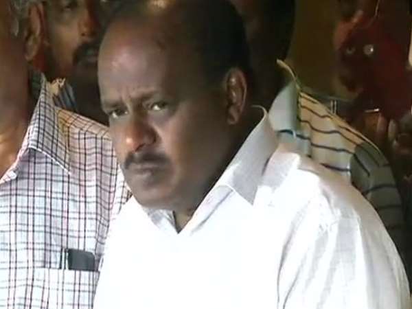 बीजेपी ने हमारे 2 विधायकों को हाईजैक कर लिया है- कुमारस्वामी बीजेपी ने हमारे 2 विधायकों को हाईजैक कर लिया है- कुमारस्वामी