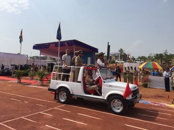 नक्सलियों से लड़ने के लिए तैयार बस्तरिया बटालियन नक्सलियों से लड़ने के लिए तैयार बस्तरिया बटालियन