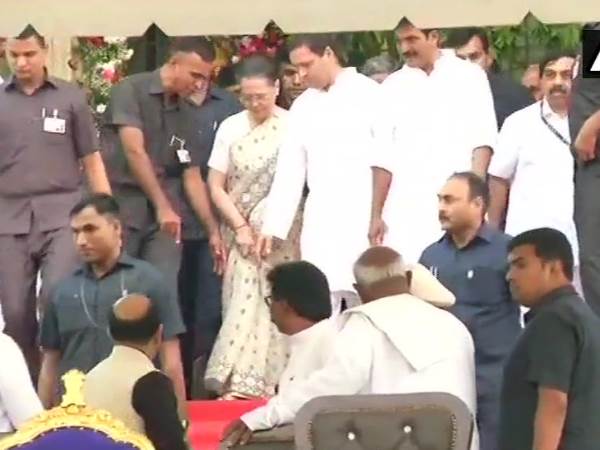 HD Kumaraswamy swearing 