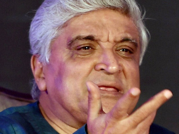 जावेद अख्तर ने ट्वीट कर पाकिस्तान के पीएम को घेरा