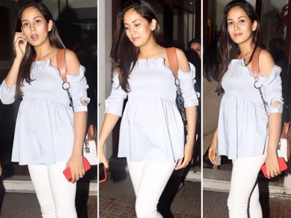 सोशल मीडिया पर लड़कियां हुईं दीवानी