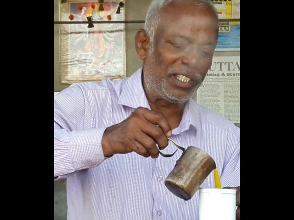 50 सालों से चाय बेच रहे हैं प्रकाश राव 