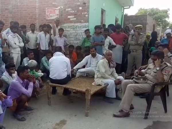 Brother sets his sister on fire for property in Mainpuri