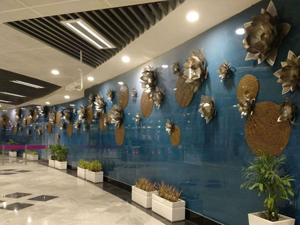 मेट्रो स्टेशनों पर कमाल का इंटीरियर मेट्रो स्टेशनों पर कमाल का इंटीरियर