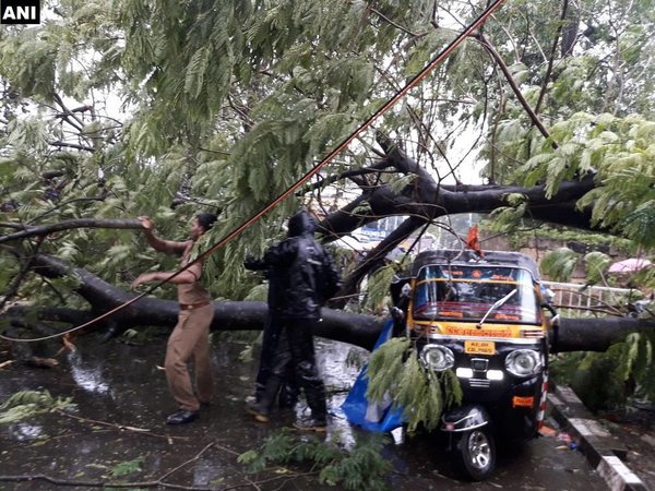 तूफान का कहर 