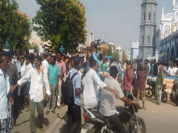 tamilnadu protest in Tuticcorin demanding closure of Sterlte Copper factory, one dead 