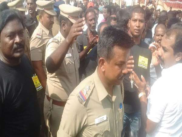 tamilnadu protest in Tuticcorin demanding closure of Sterlte Copper factory, one dead 