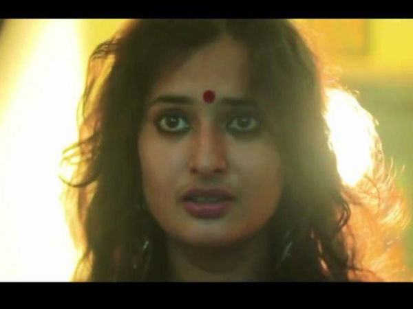 हादसे की शिकार हुई भोजपुरी एक्ट्रेस हादसे की शिकार हुई भोजपुरी एक्ट्रेस