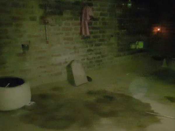 शौच के लिए खेतों पर गई थी पीड़िता