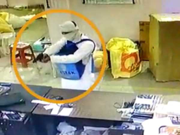 मैनेजर के अकेला होते ही हुई वारदात मैनेजर के अकेला होते ही हुई वारदात