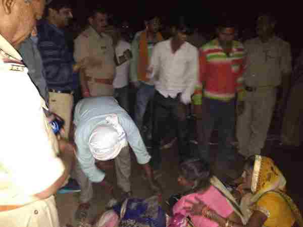 Wife and daughter killed in accident in Shahjahanpur