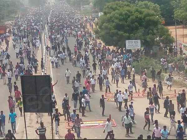 tuticorin protest Tamilians being murdered because they refused to bow down to RSS ideals says rahul gandhi. 