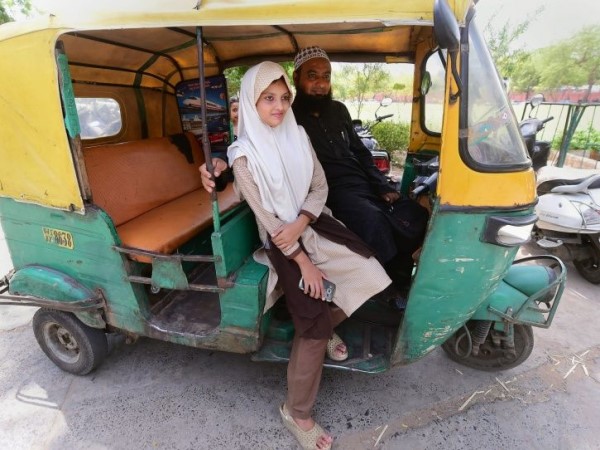 बेटी की सफलता पर खुश है परिवार 