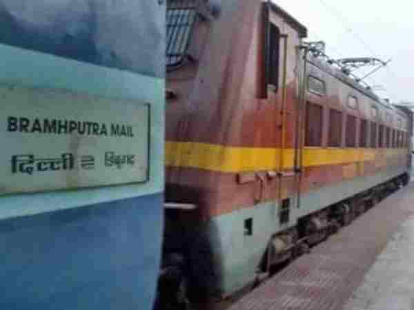 A child died in sleeper coach of Brahmputra train in Allahabad A child died in sleeper coach of Brahmputra train in Allahabad