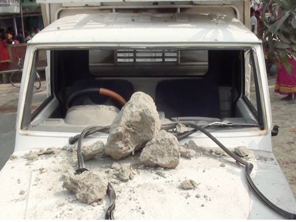 बारातियों की कारों पर हुआ हमला