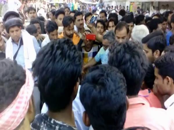  तीन को उतारा मौत के घाट 3 की हालत गंभीर