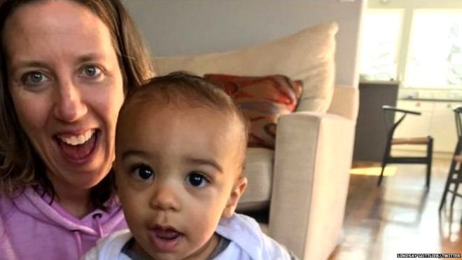 एयरलाइन ने मां से कहा, साबित करो ये तुम्हारा बच्चा है एयरलाइन ने मां से कहा, साबित करो ये तुम्हारा बच्चा है