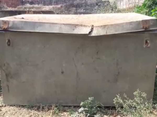 Two children died in a Sandook in Bijnor Two children died in a Sandook in Bijnor