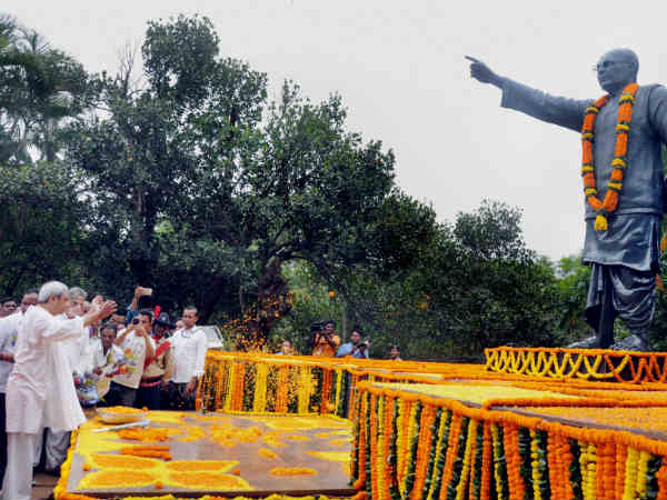 इंडोनेशिया ने किया सम्‍मानित 