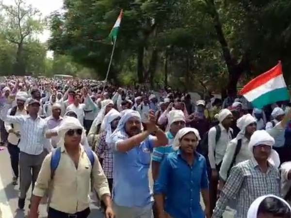 Police, lathi charge, BEd, TET, Lucknow, job