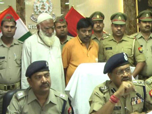 Meerut police arrested two gang of luxury car robbers