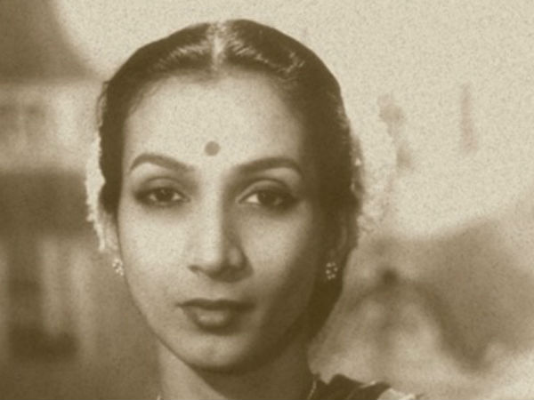 18,000 से भी अधिक छात्रों को भरतनाट्यम और कथकली में प्रशिक्षण दिया 18,000 से भी अधिक छात्रों को भरतनाट्यम और कथकली में प्रशिक्षण दिया