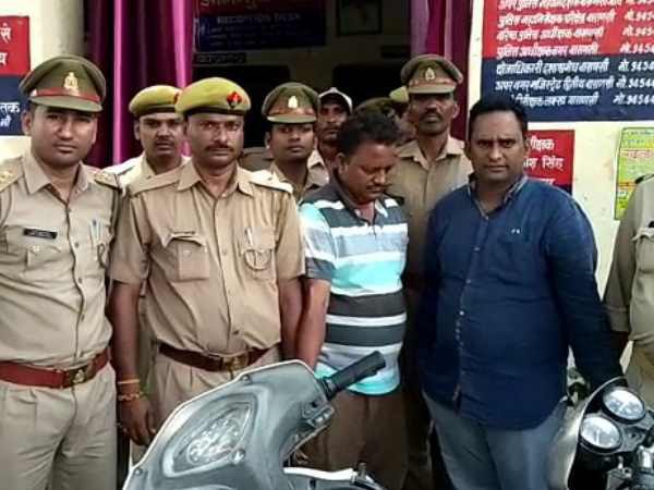 Engineer theft bikes in Varanasi, CCTV footage